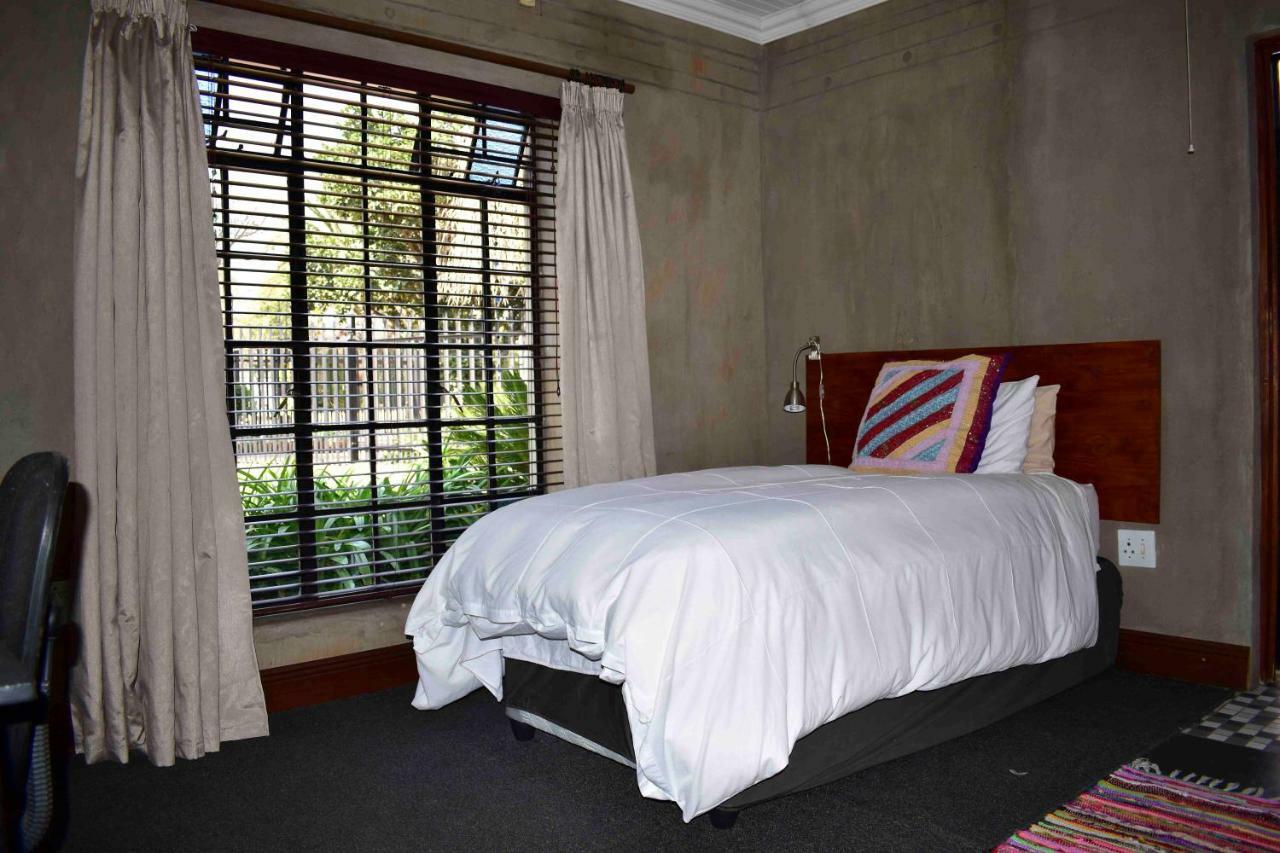 13 Hobson Otel Secunda Dış mekan fotoğraf